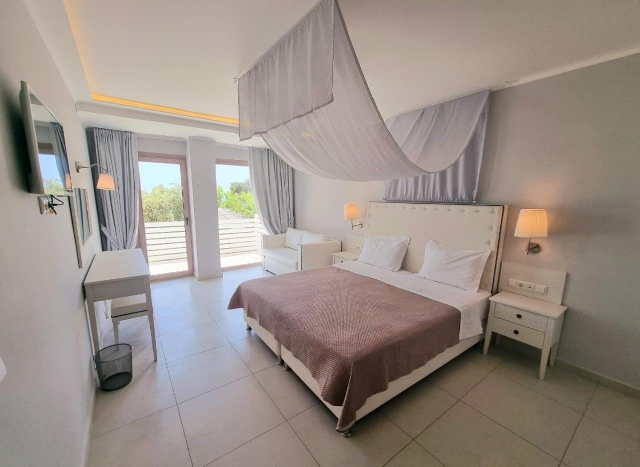 Aparthotel Enjoy Lichnos Bay Village, Camping, And 2*