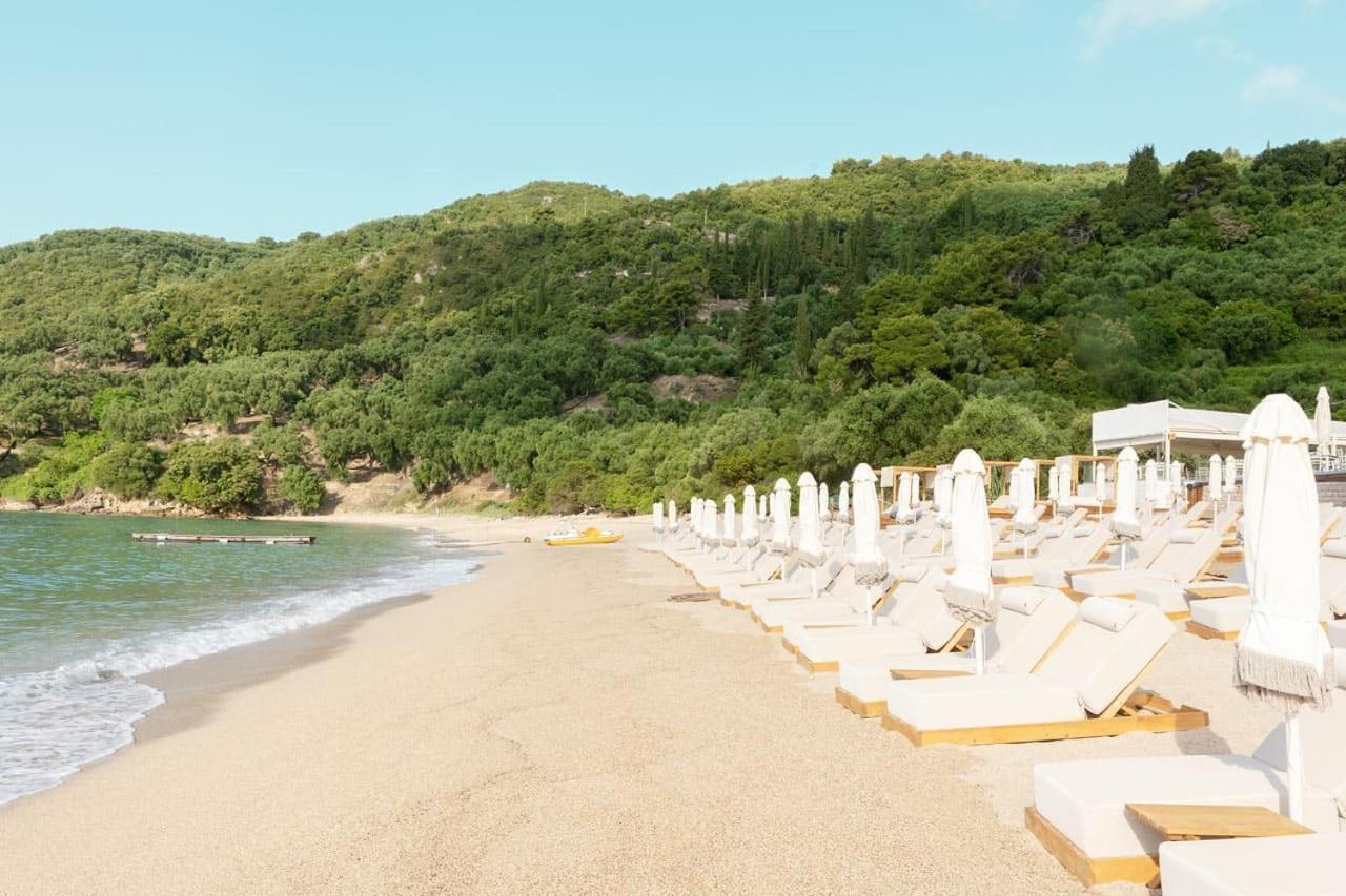 Enjoy Lichnos Bay Village, Camping, And 2*