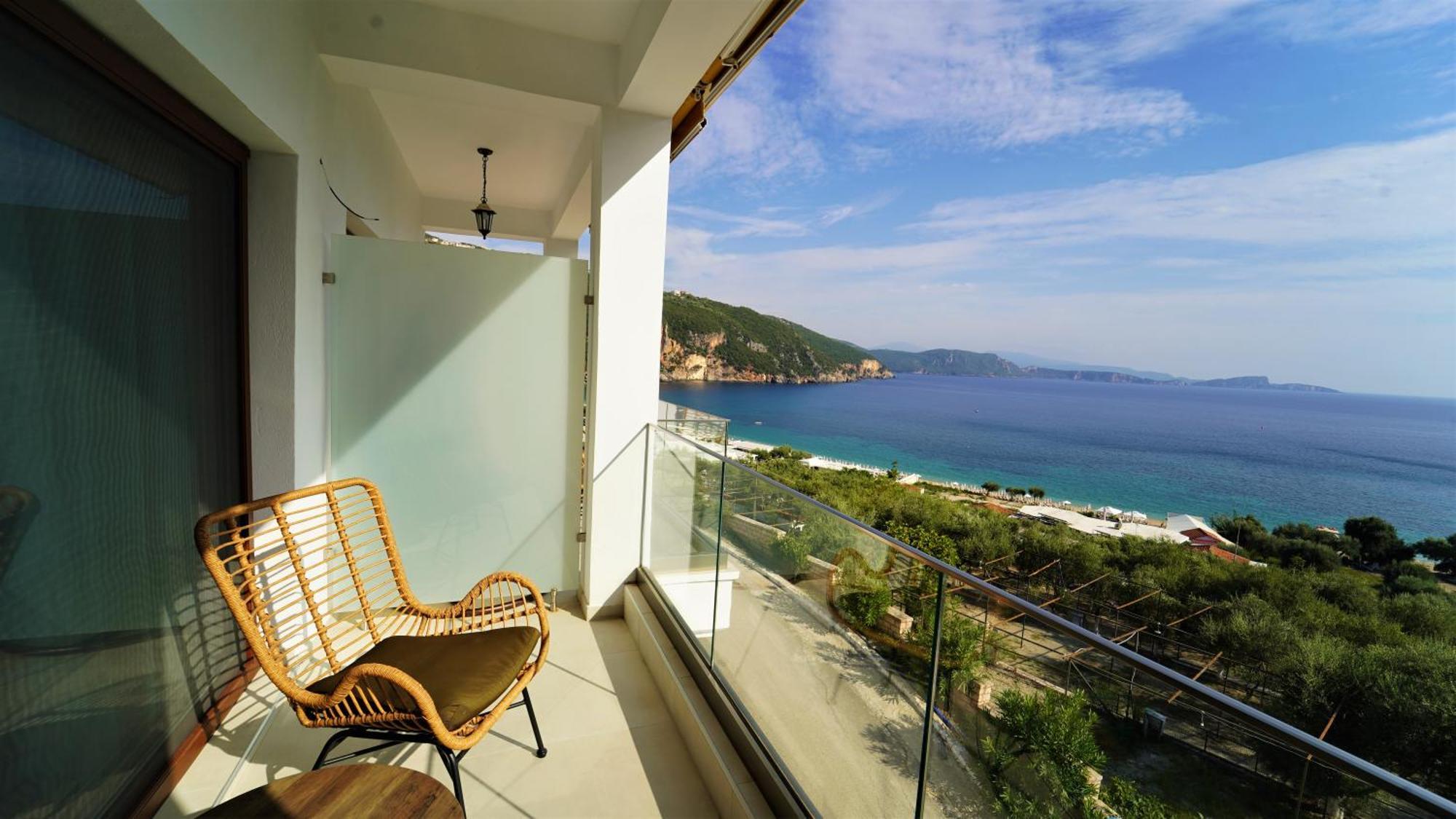 Enjoy Lichnos Bay Village, Camping, And Aparthotel